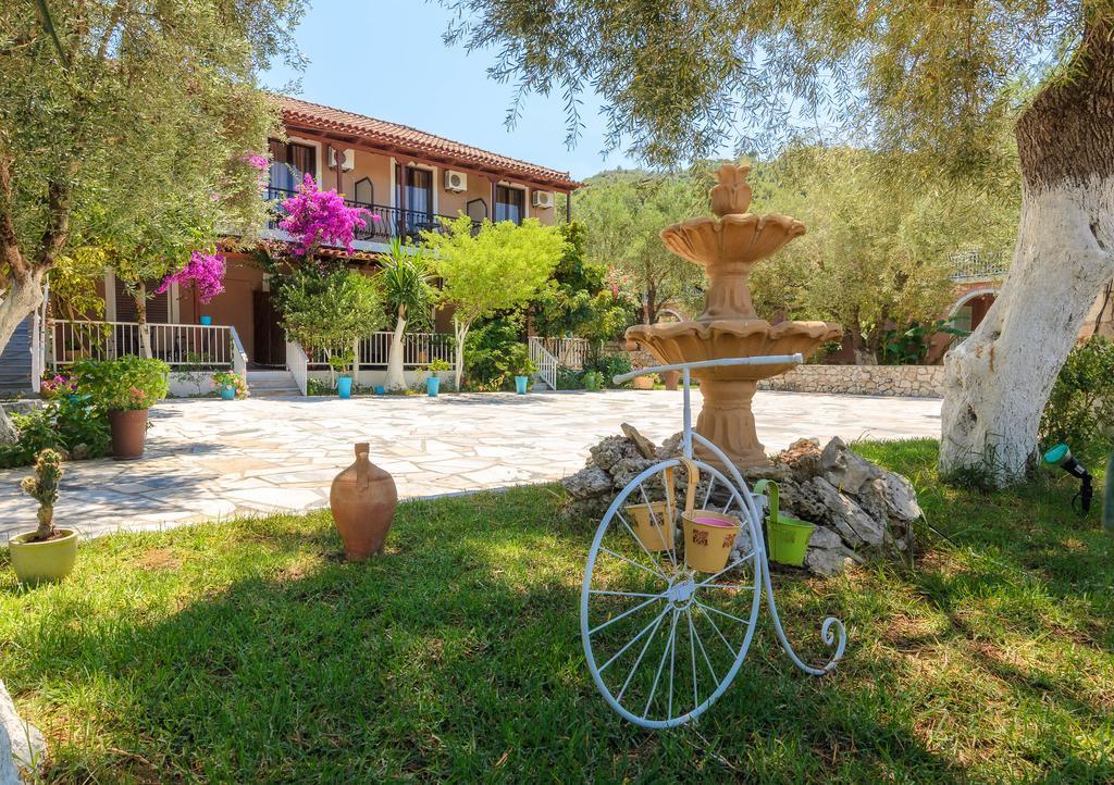 Stefanos Apartment *